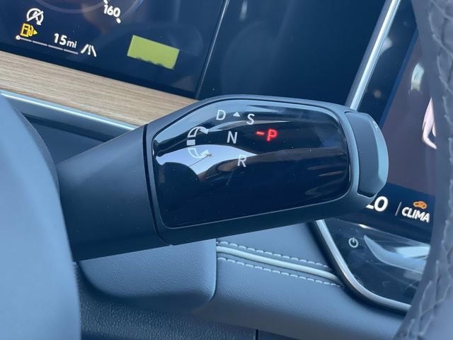 New 2026 Volkswagen Tiguan SE R-Line FWD image 17