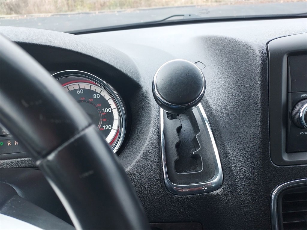 Used 2016 Dodge Grand Caravan American Value Package w/ UConnect Hands-Free Group image 23