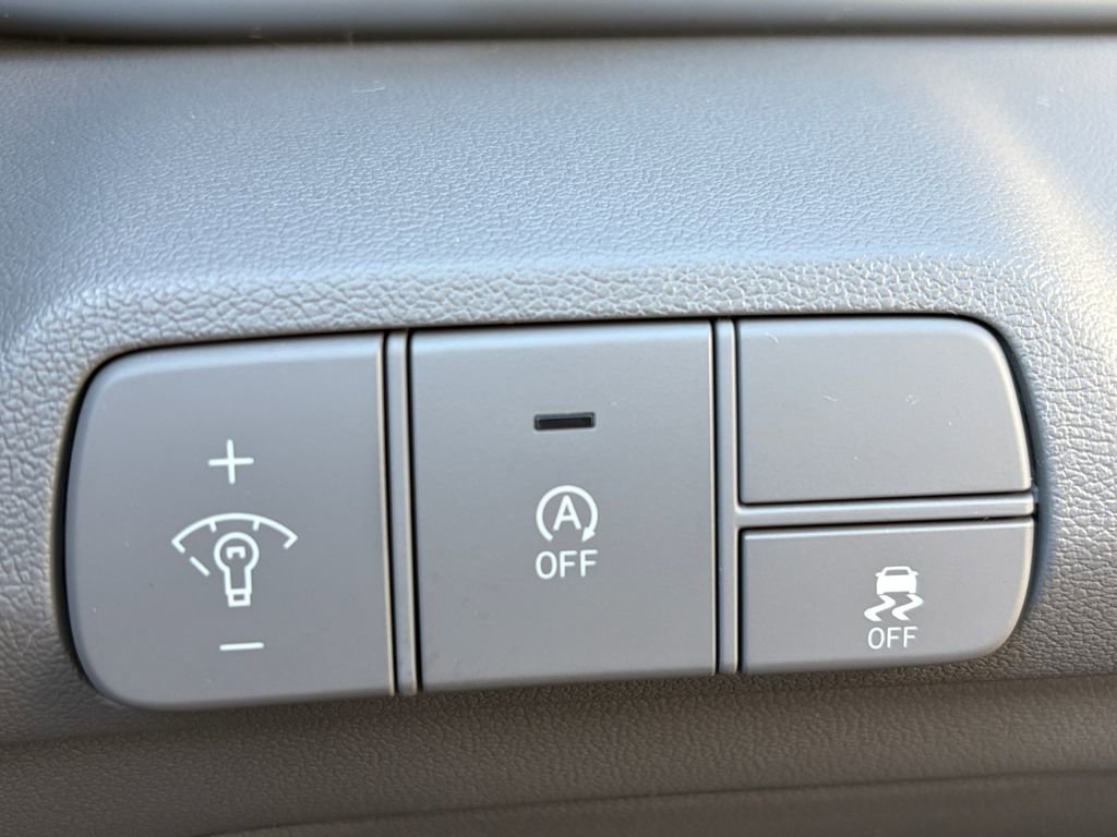 New 2026 Hyundai Elantra SE image 3