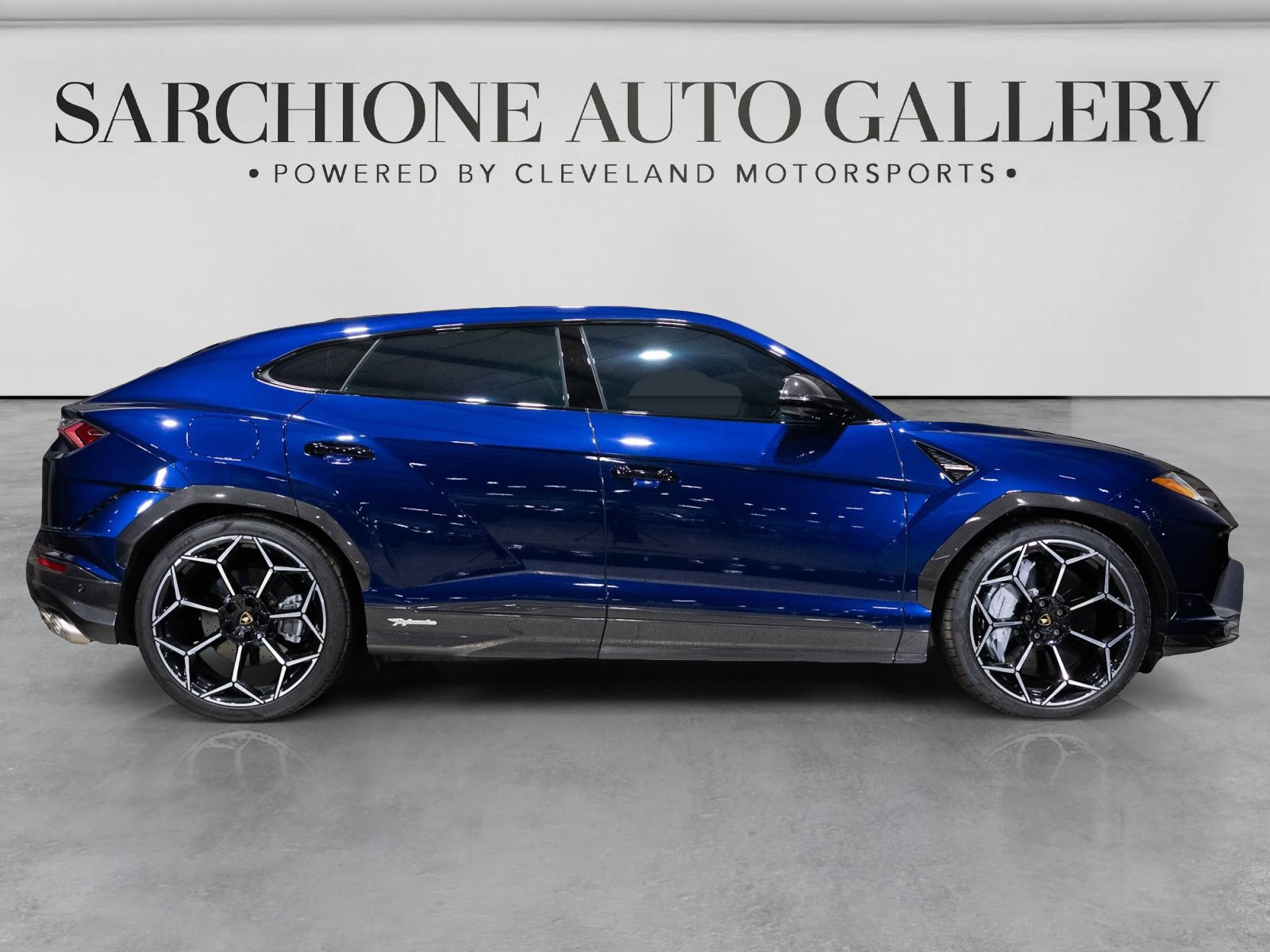 Used 2024 Lamborghini Urus Performante AWD/4WD image 3