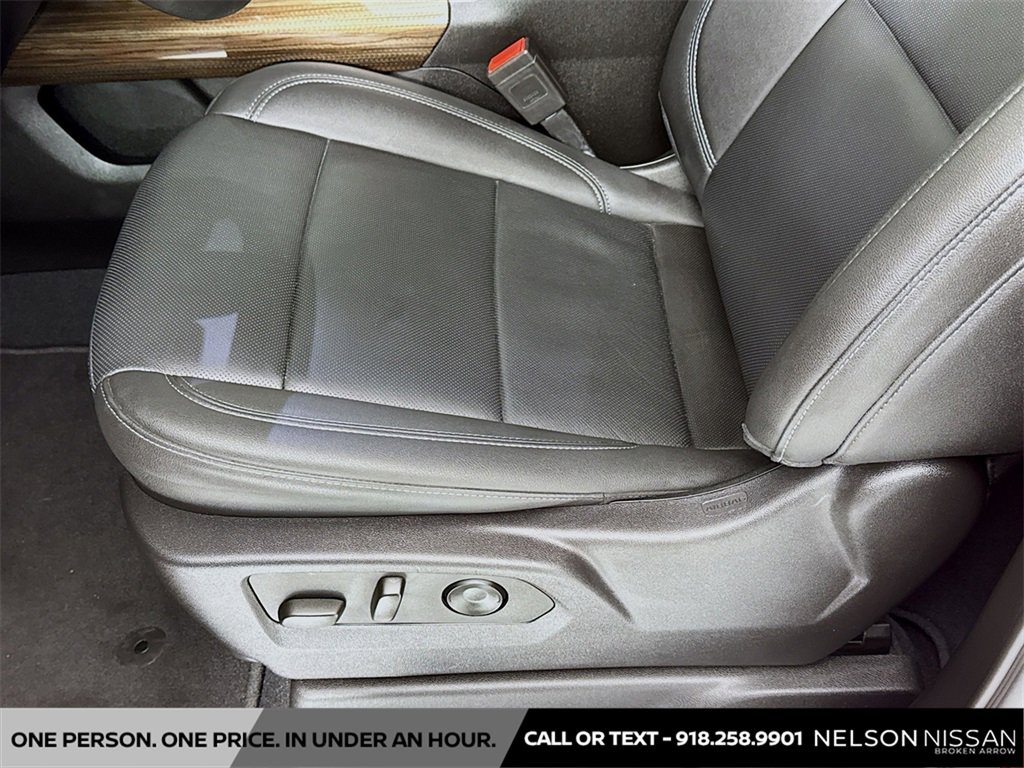 Used 2024 GMC Sierra 2500 SLT w/ SLT Premium Package image 20