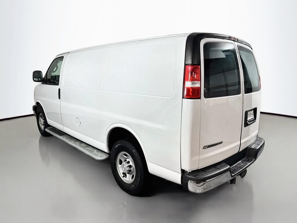 Used 2018 Chevrolet Express 2500 w/ Driver Convenience Package RWD image 8