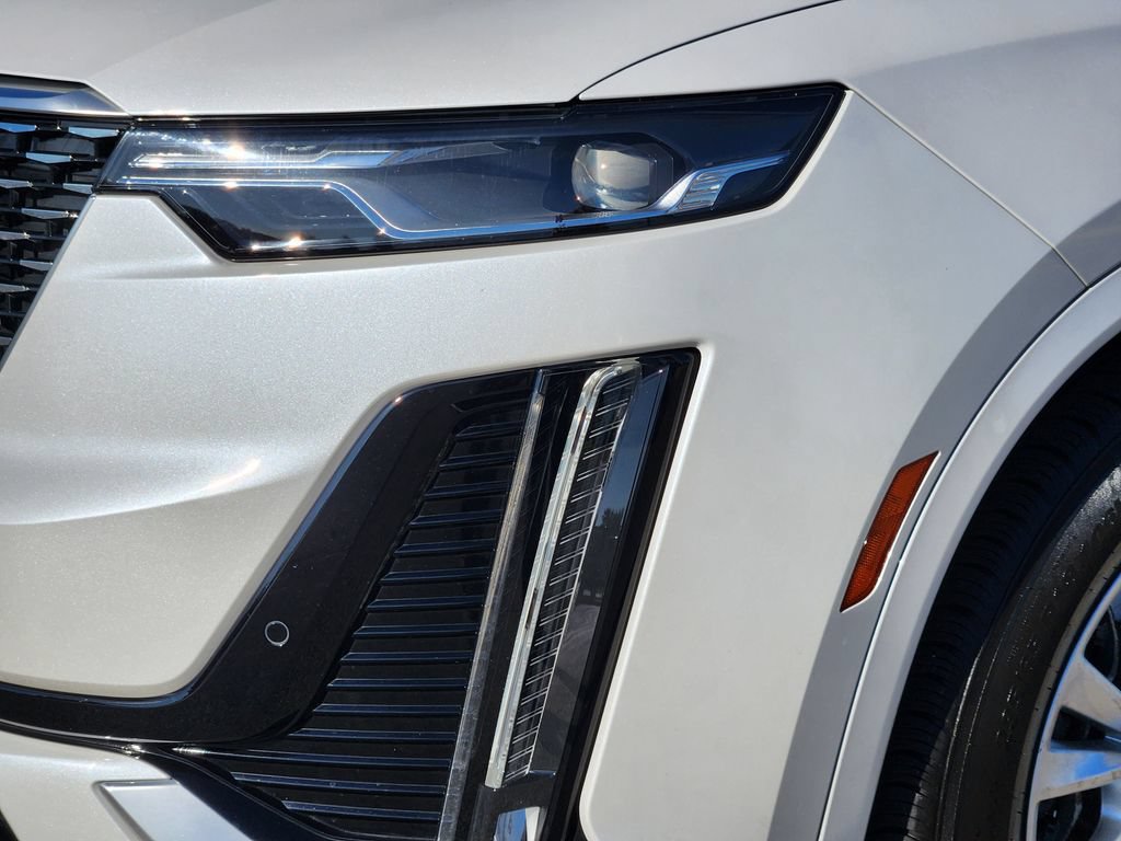 Certified 2023 Cadillac XT6 Luxury FWD image 8