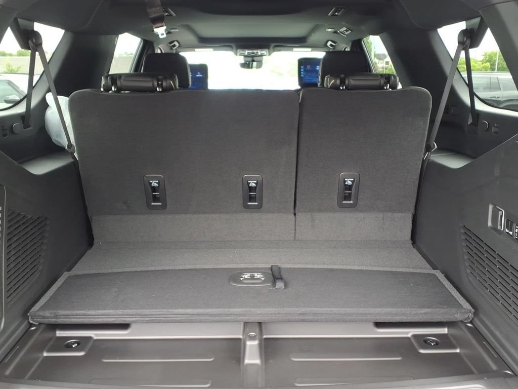 New 2026 Chevrolet Suburban Premier AWD/4WD image 16