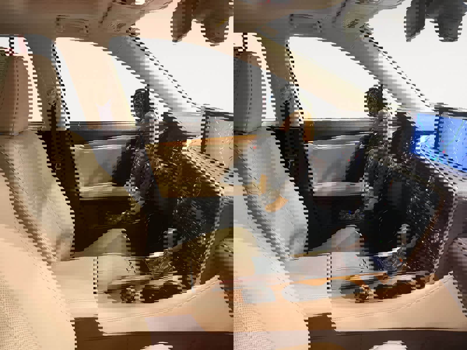 Used 2020 Lexus RX 350L FWD w/ Premium Package image 16