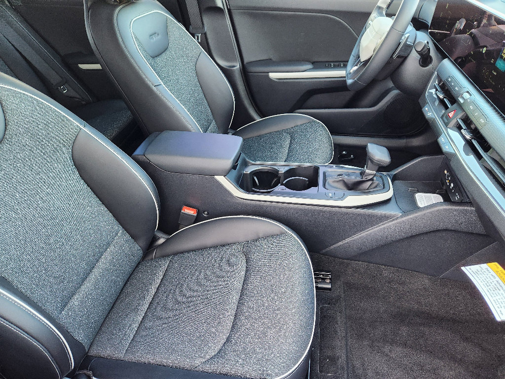 New 2025 Kia K4 GT-Line w/ GT-Line Sunroof Package image 10