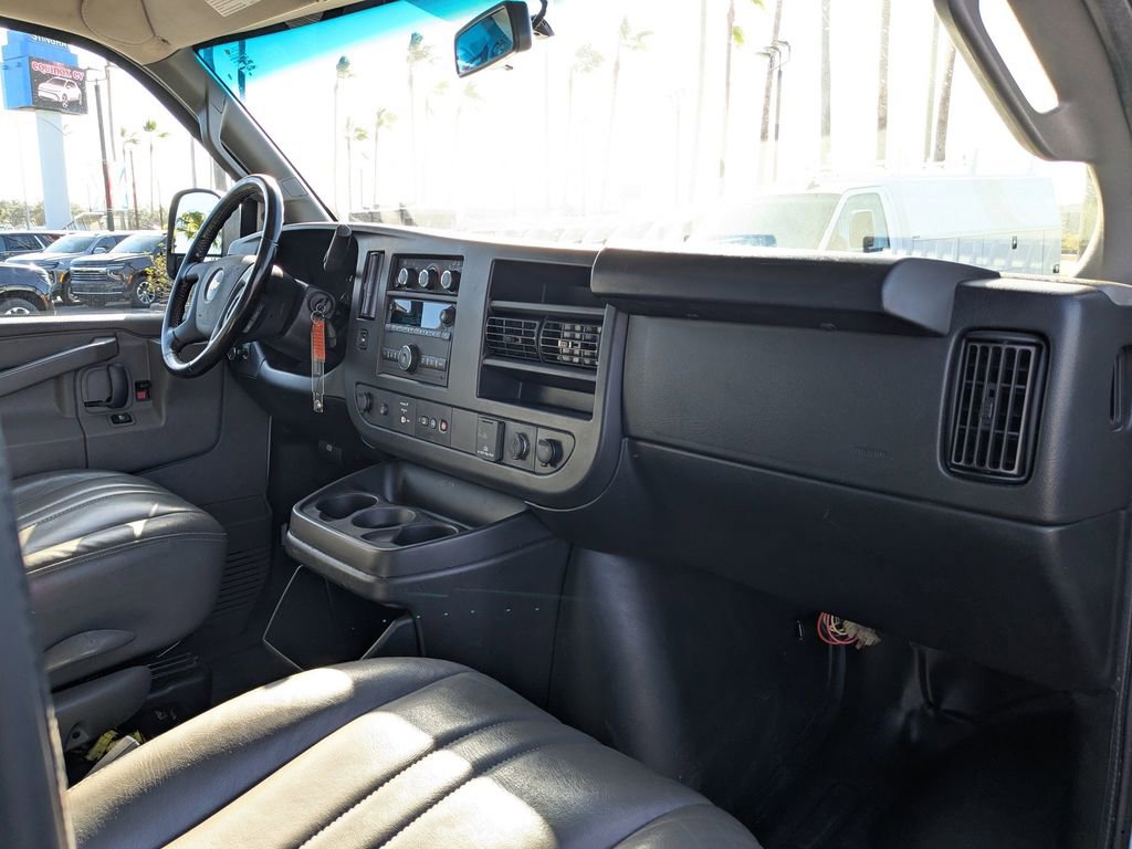 Used 2022 Chevrolet Express 2500 w/ Driver Convenience Package image 16