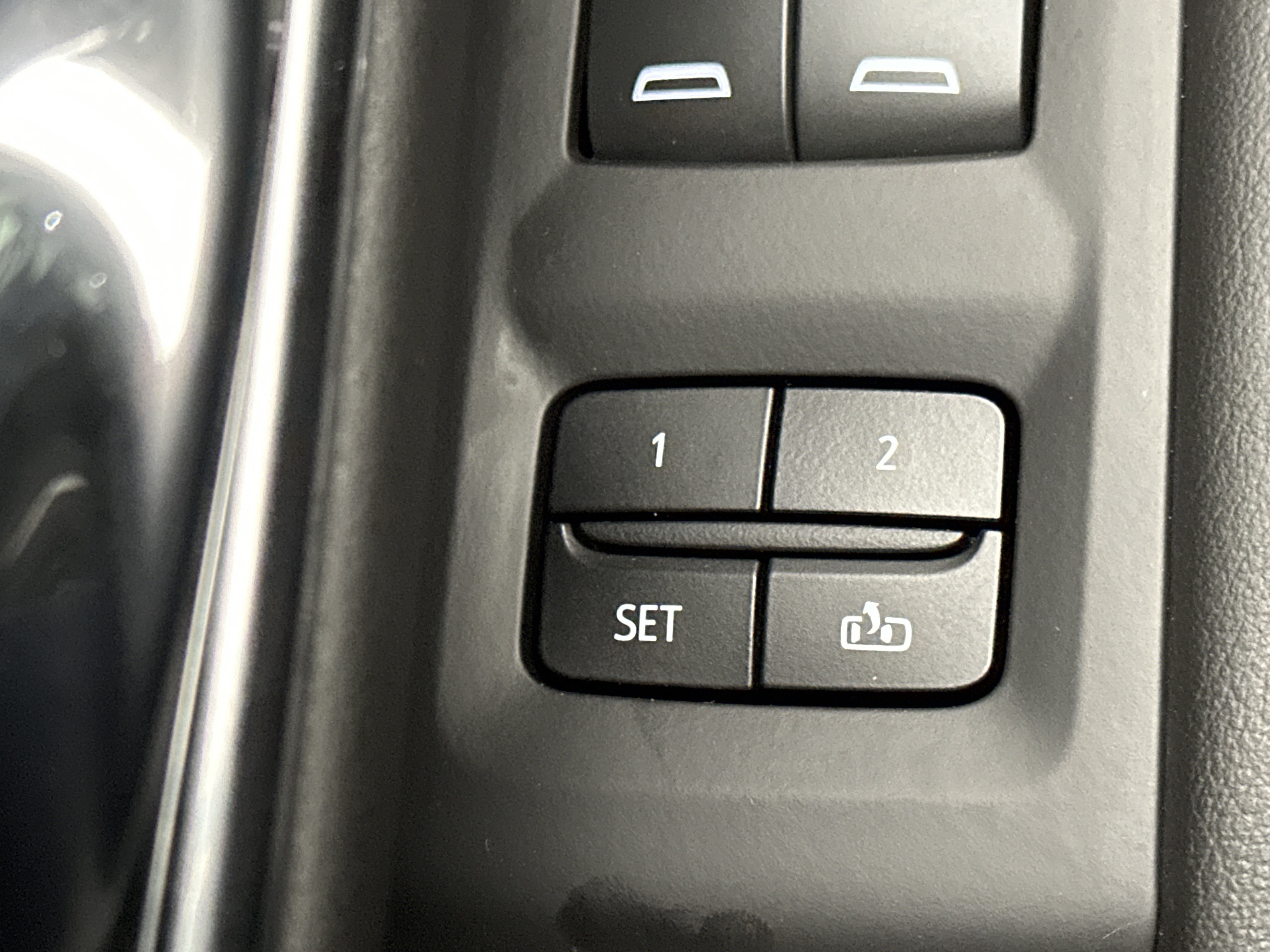 Used 2023 GMC Yukon XL AT4 image 41