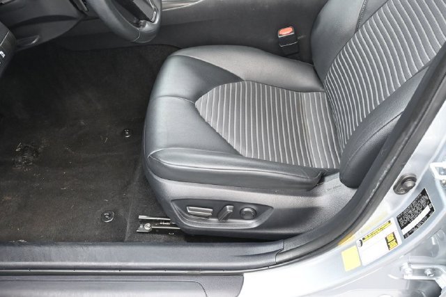 Used 2023 Toyota Camry SE FWD image 13
