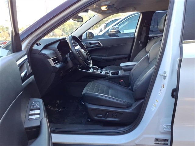 Used 2024 Mitsubishi Outlander SE image 13