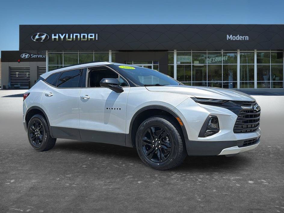 Used 2021 Chevrolet Blazer LT w/ Midnight/Sport Edition FWD image 3