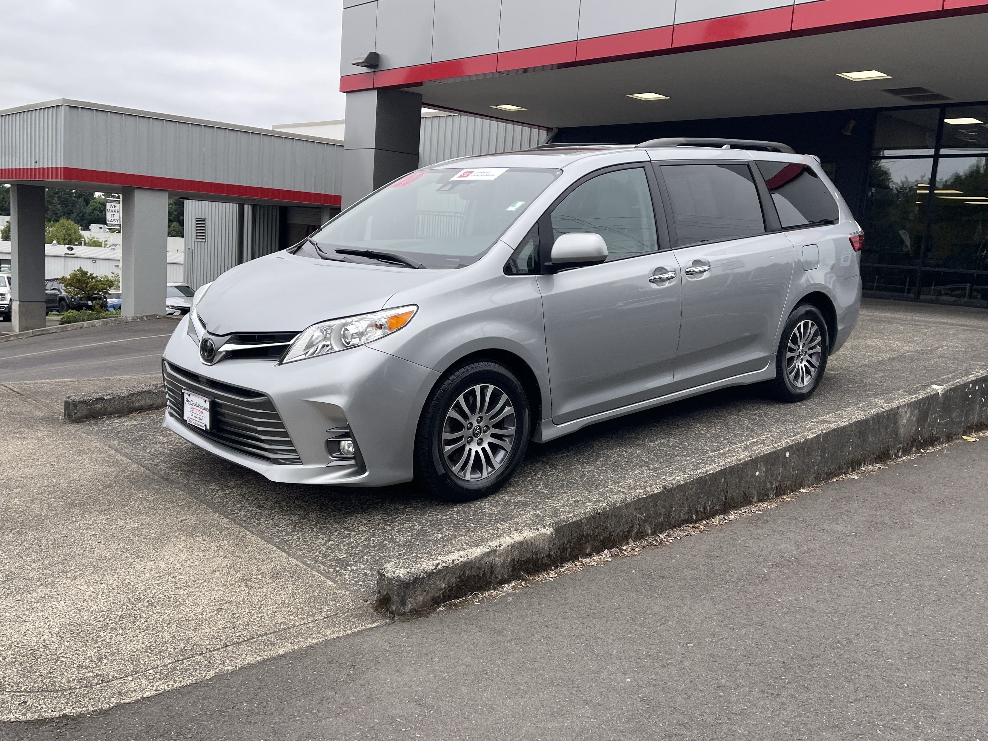 Certified 2020 Toyota Sienna XLE FWD image 4