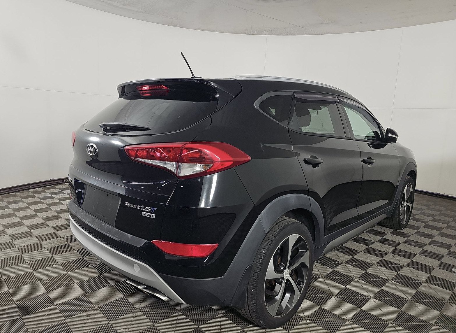 Used 2017 Hyundai Tucson Sport w/ Cargo Package AWD/4WD image 4