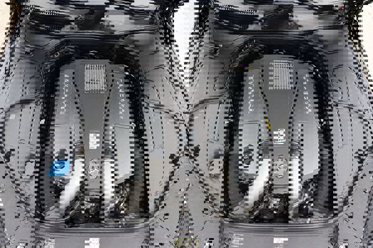 Used 2015 Mercedes-Benz S 63 AMG 4MATIC Sedan w/ Driver Assistance Package image 82