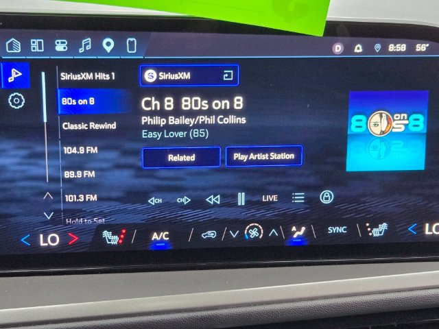 Used 2026 Chevrolet Traverse LT AWD/4WD image 26
