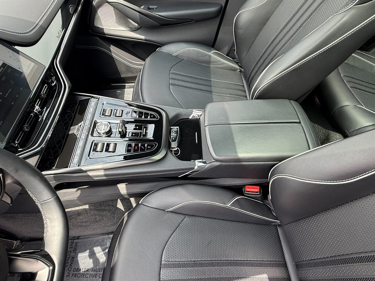 Used 2025 Aston Martin DBX 707 AWD/4WD image 28
