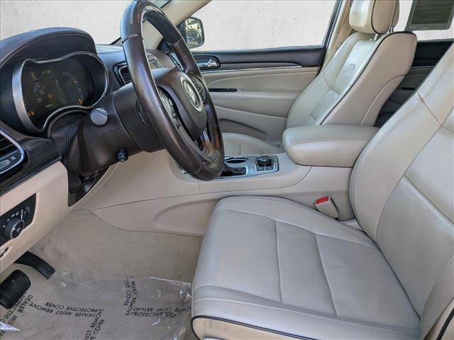 Used 2020 Jeep Grand Cherokee Overland AWD/4WD image 11