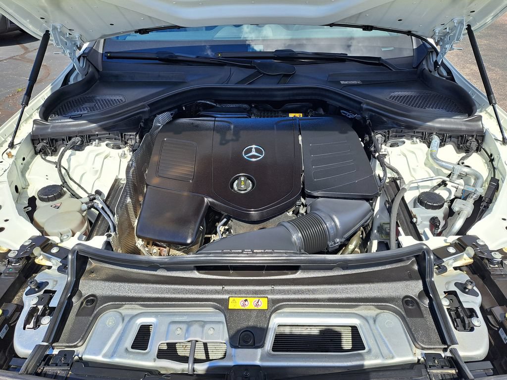 Used 2024 Mercedes-Benz GLC 300 4MATIC image 30