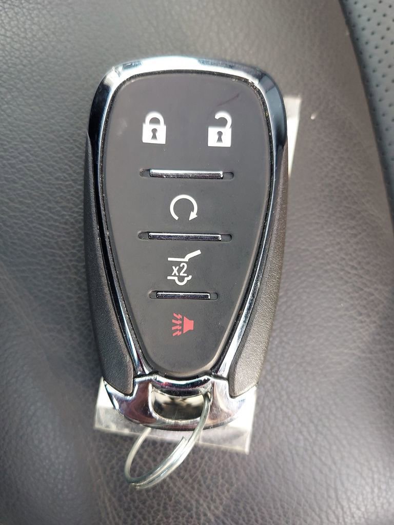 Used 2023 Chevrolet Traverse RS image 27