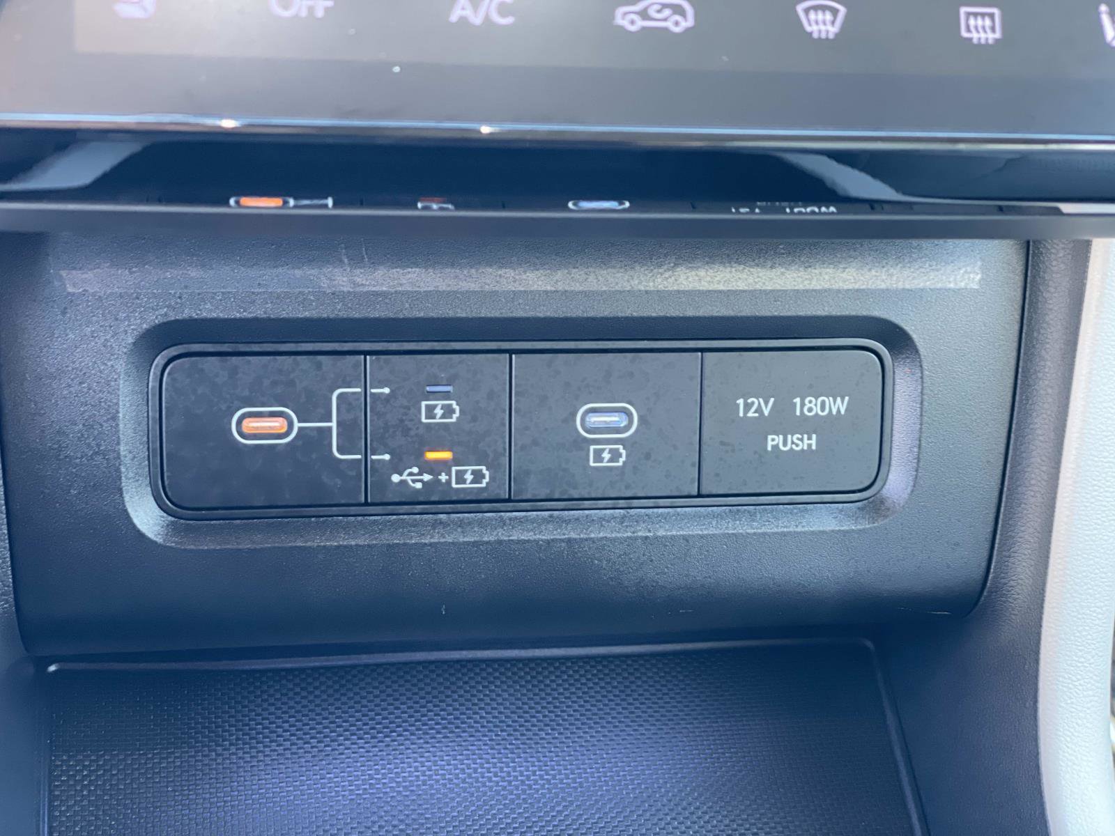 Used 2025 Hyundai Tucson Limited image 16