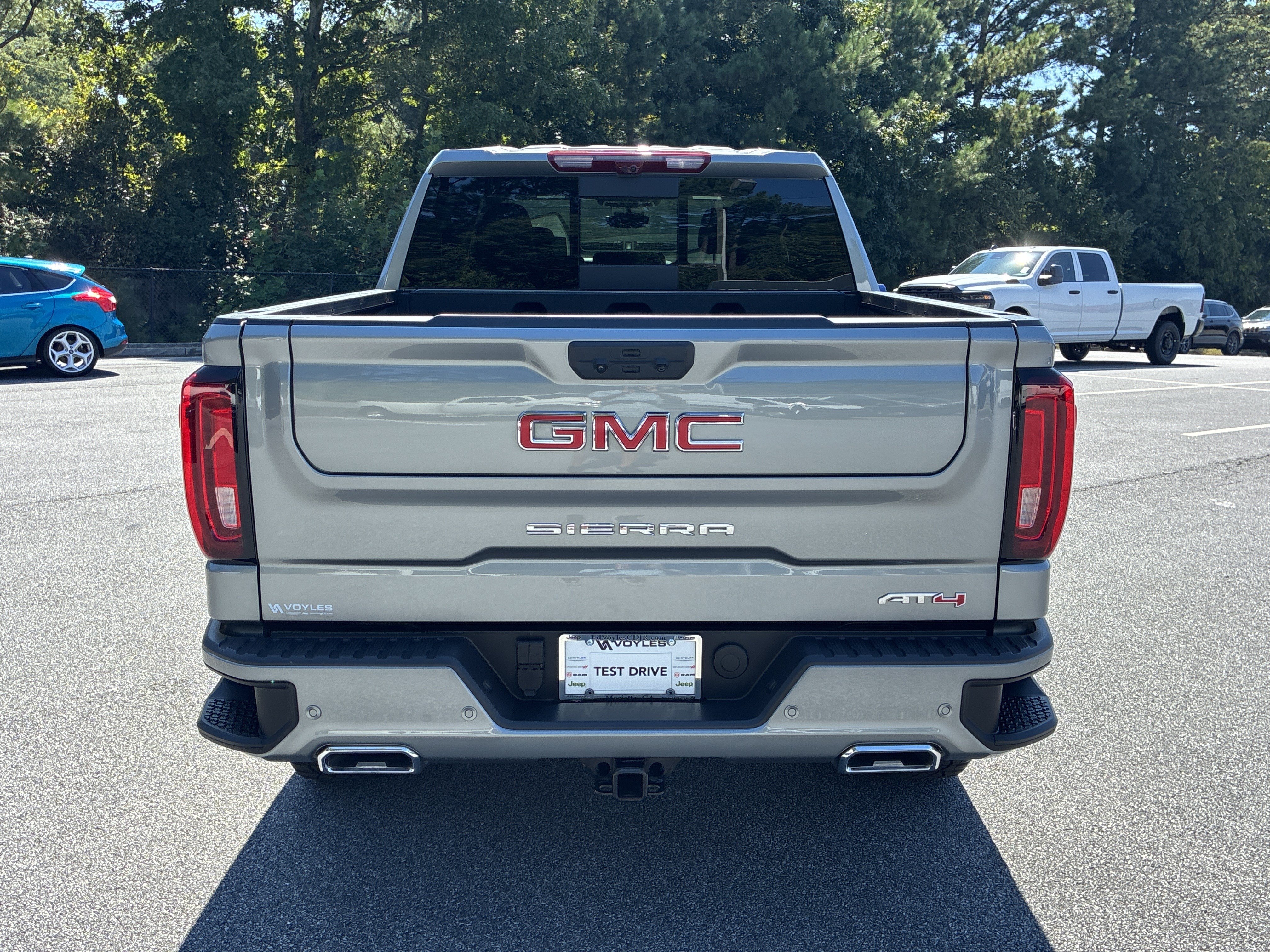 Used 2025 GMC Sierra 1500 AT4 w/ AT4 Premium Package AWD/4WD image 7