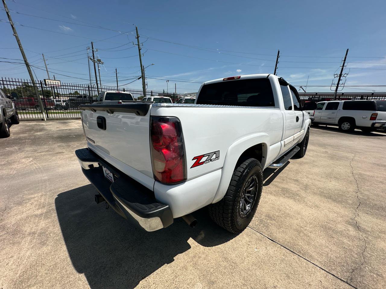 Used 2007 Chevrolet Silverado 1500 LT w/ Extended Cab Value Package AWD/4WD image 5