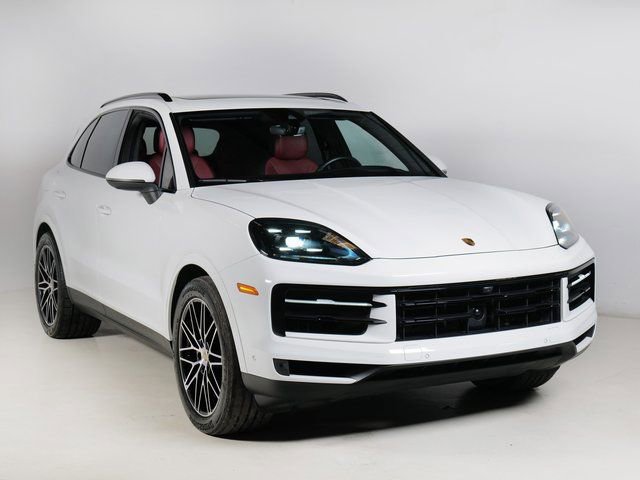 Used 2024 Porsche Cayenne AWD/4WD image 10