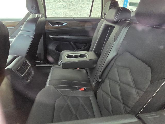 Used 2024 Volkswagen Atlas SE AWD/4WD image 10