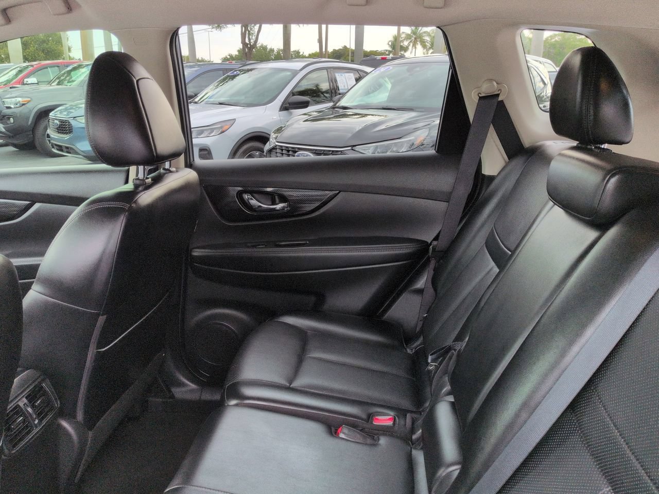 Used 2018 Nissan Rogue SL AWD/4WD image 14