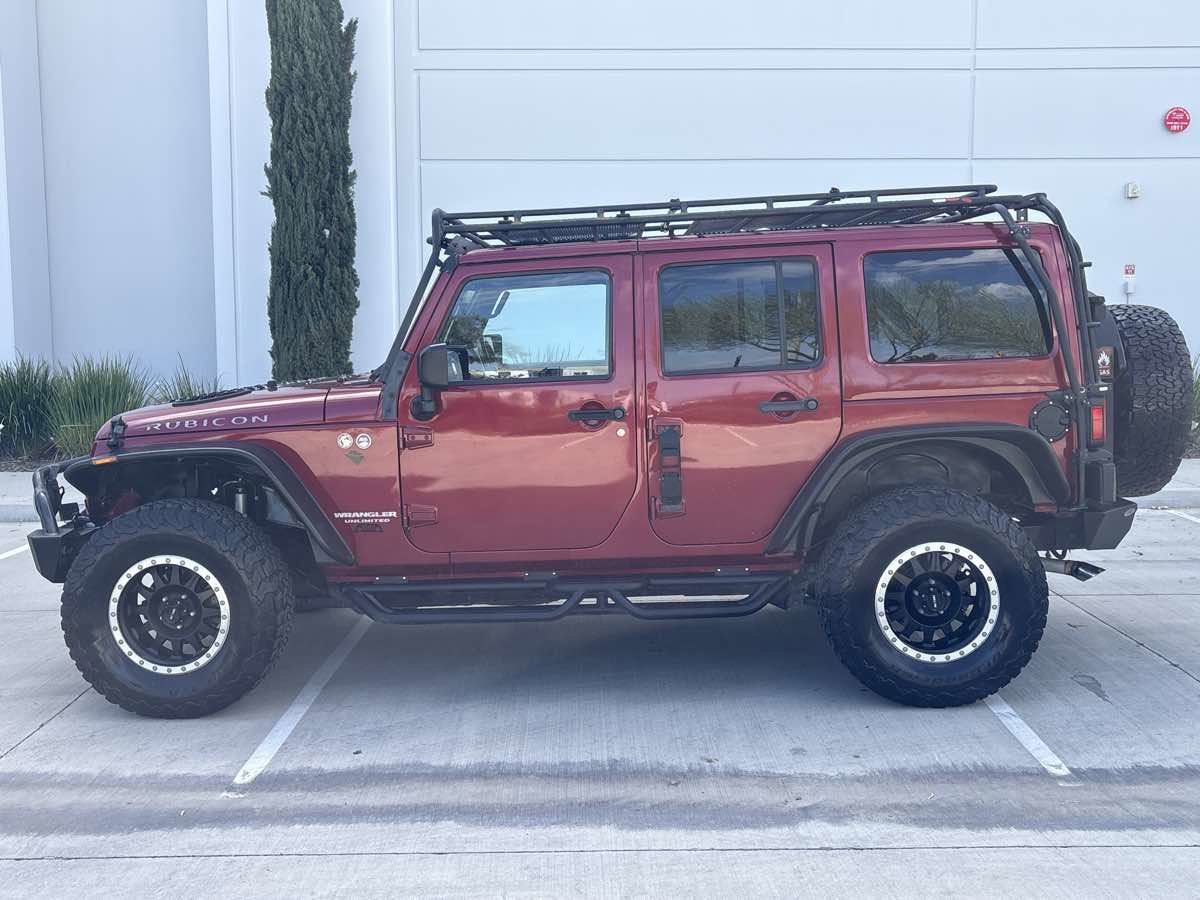 Used 2013 Jeep Wrangler Unlimited Rubicon w/ Connectivity Group AWD/4WD image 6