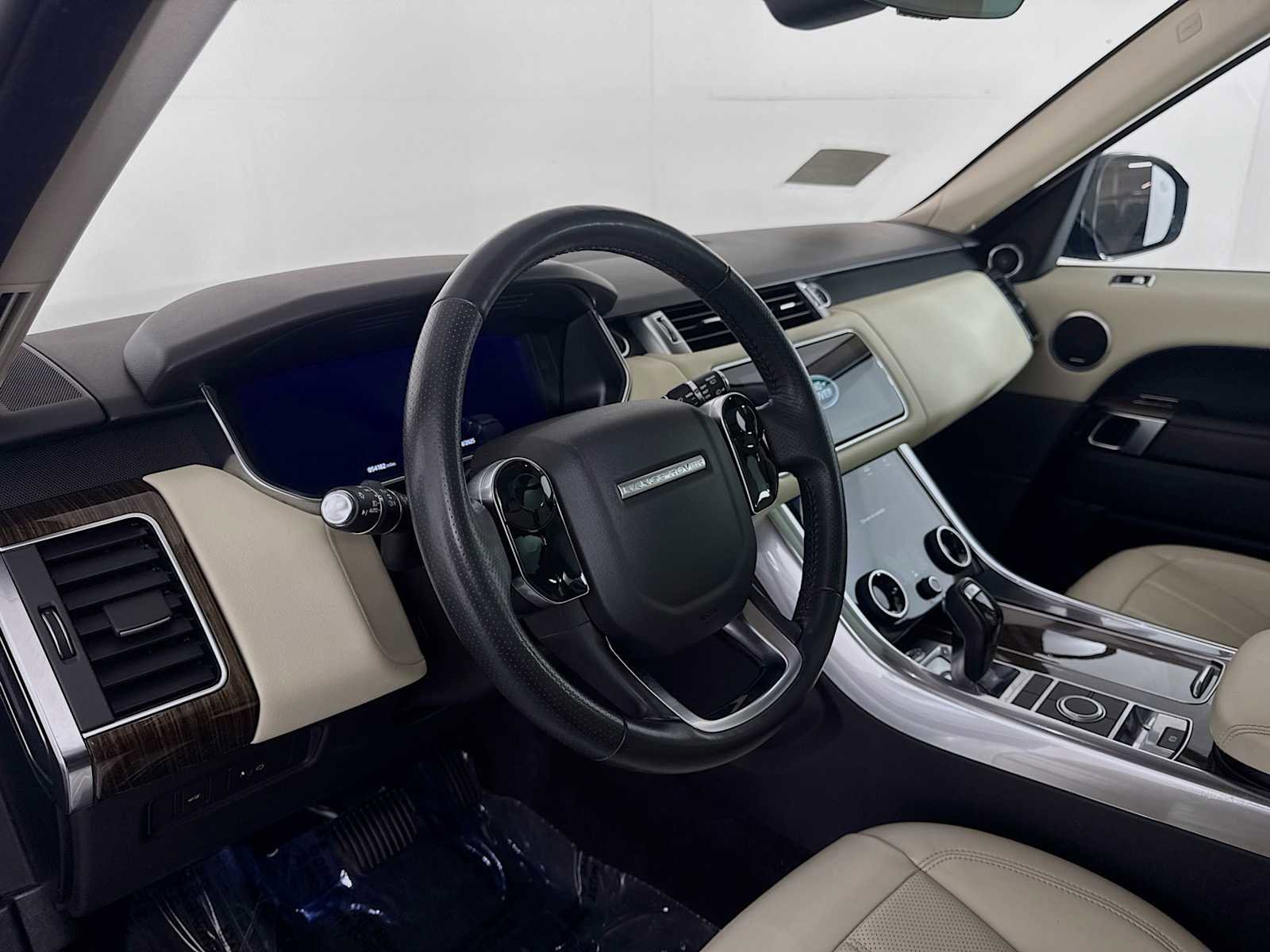 Used 2020 Land Rover Range Rover Sport HSE image 9