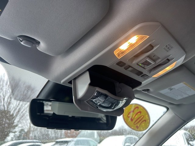 Used 2023 Toyota Highlander XLE image 32