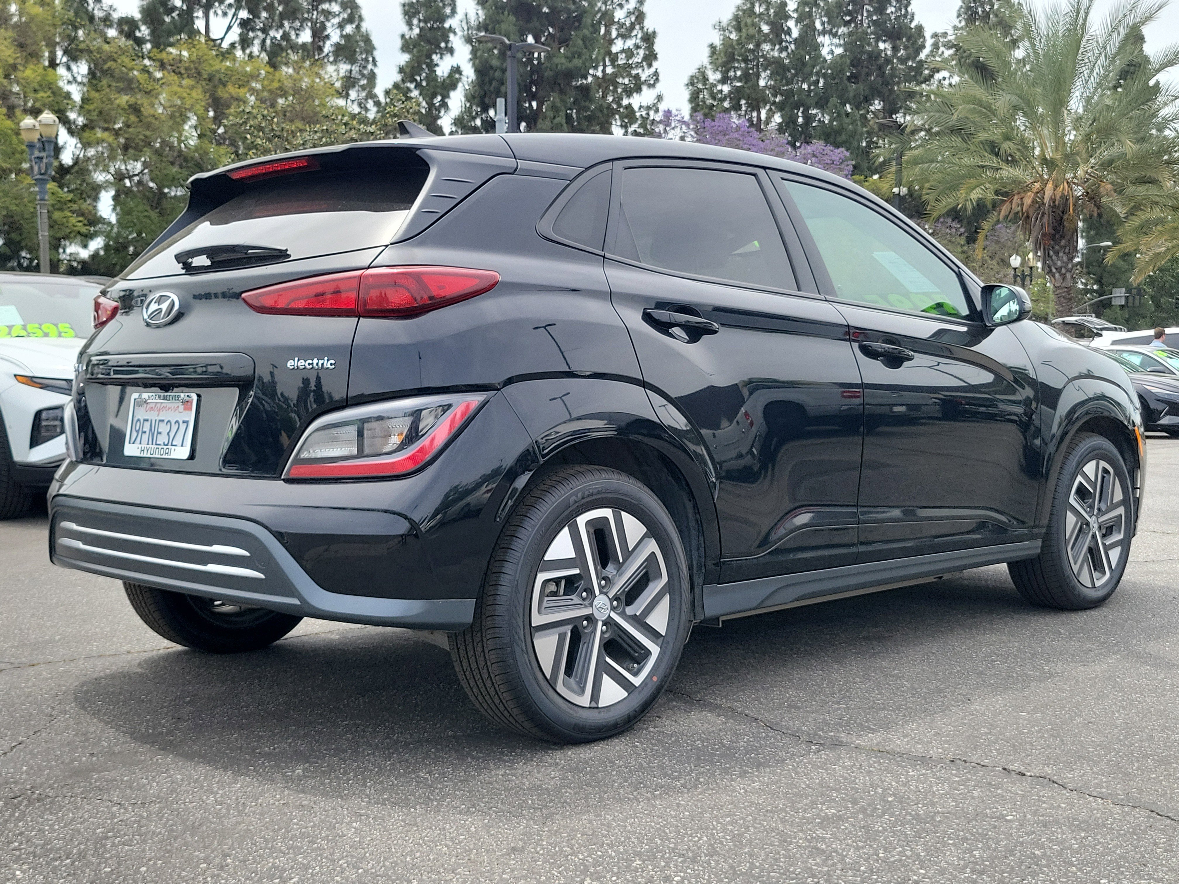 Certified 2023 Hyundai Kona SE w/ Cargo Package image 2