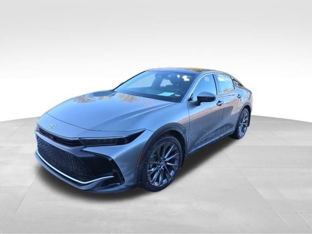 Used 2023 Toyota Crown Limited image 9