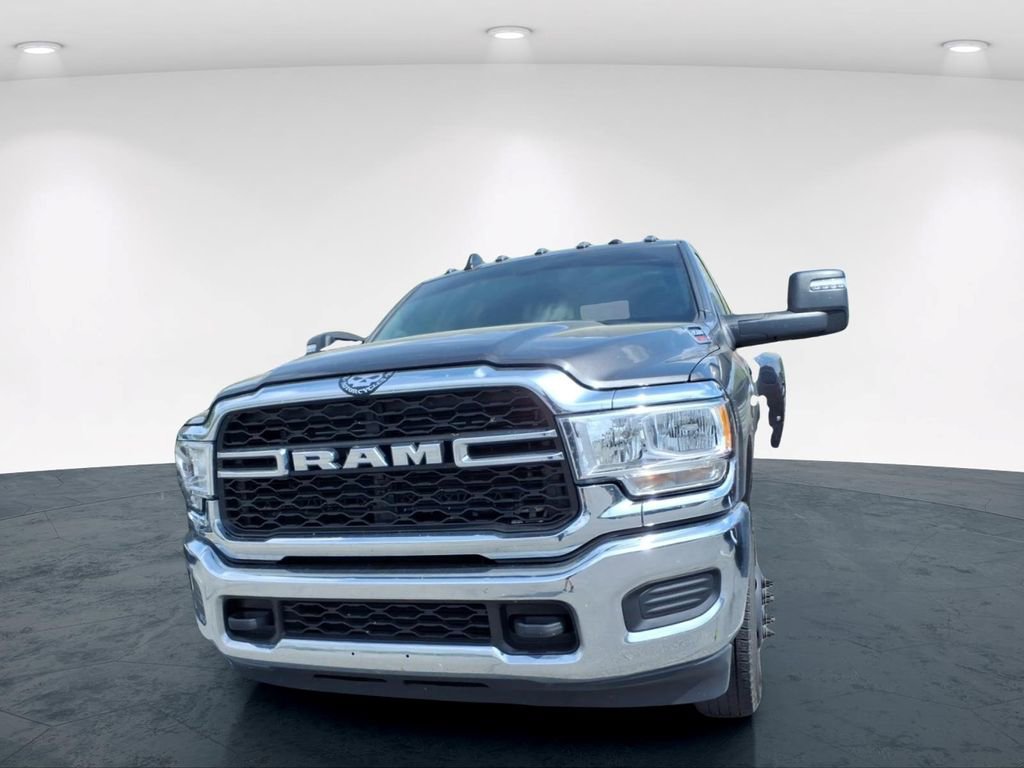 Used 2024 RAM 3500 Tradesman w/ Chrome Appearance Group image 7