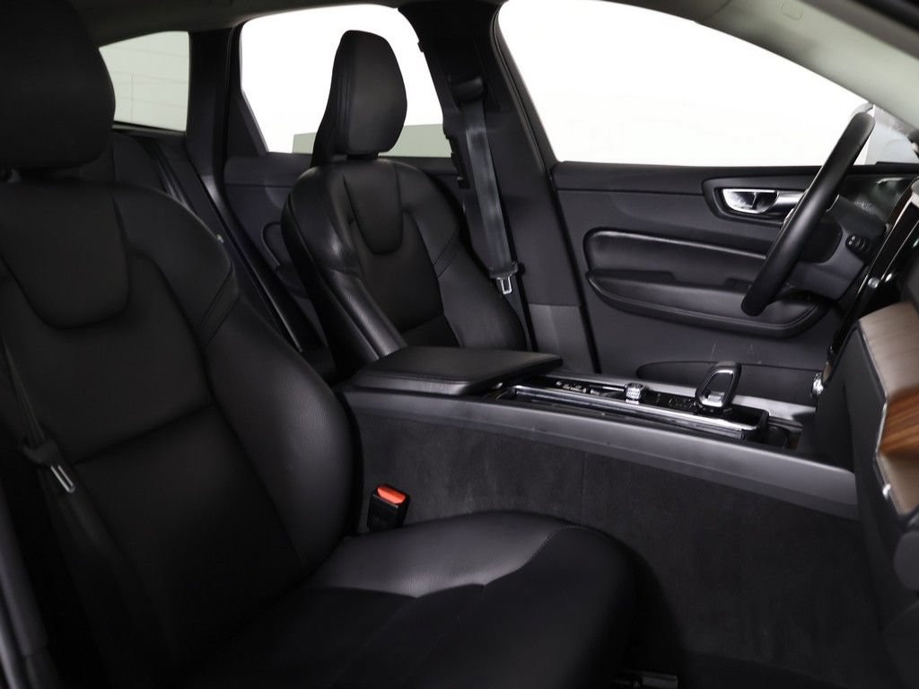 Used 2023 Volvo XC60 B5 Plus w/ Climate Package AWD/4WD image 32