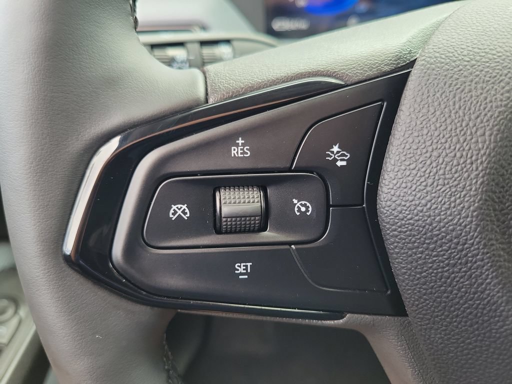 Used 2027 Chevrolet Bolt LT w/ Comfort Package FWD image 5