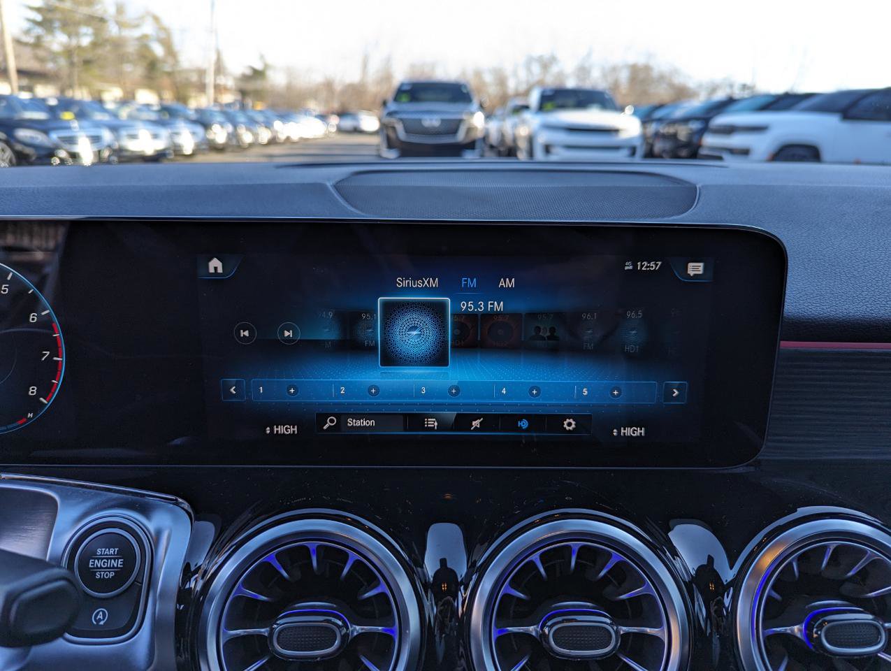 Used 2023 Mercedes-Benz GLB 250 GLB 250 4MATIC SUV image 21