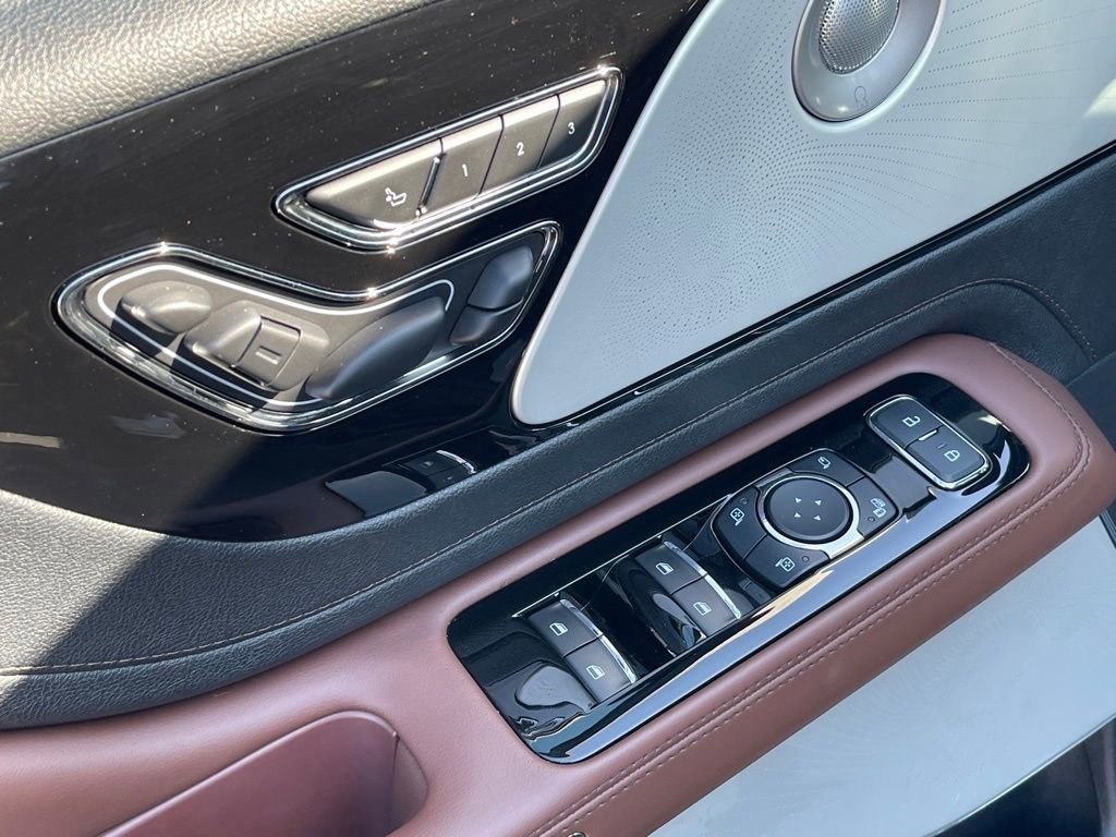 Used 2025 Lincoln Aviator Reserve w/ Equipment Group 201A AWD/4WD image 19