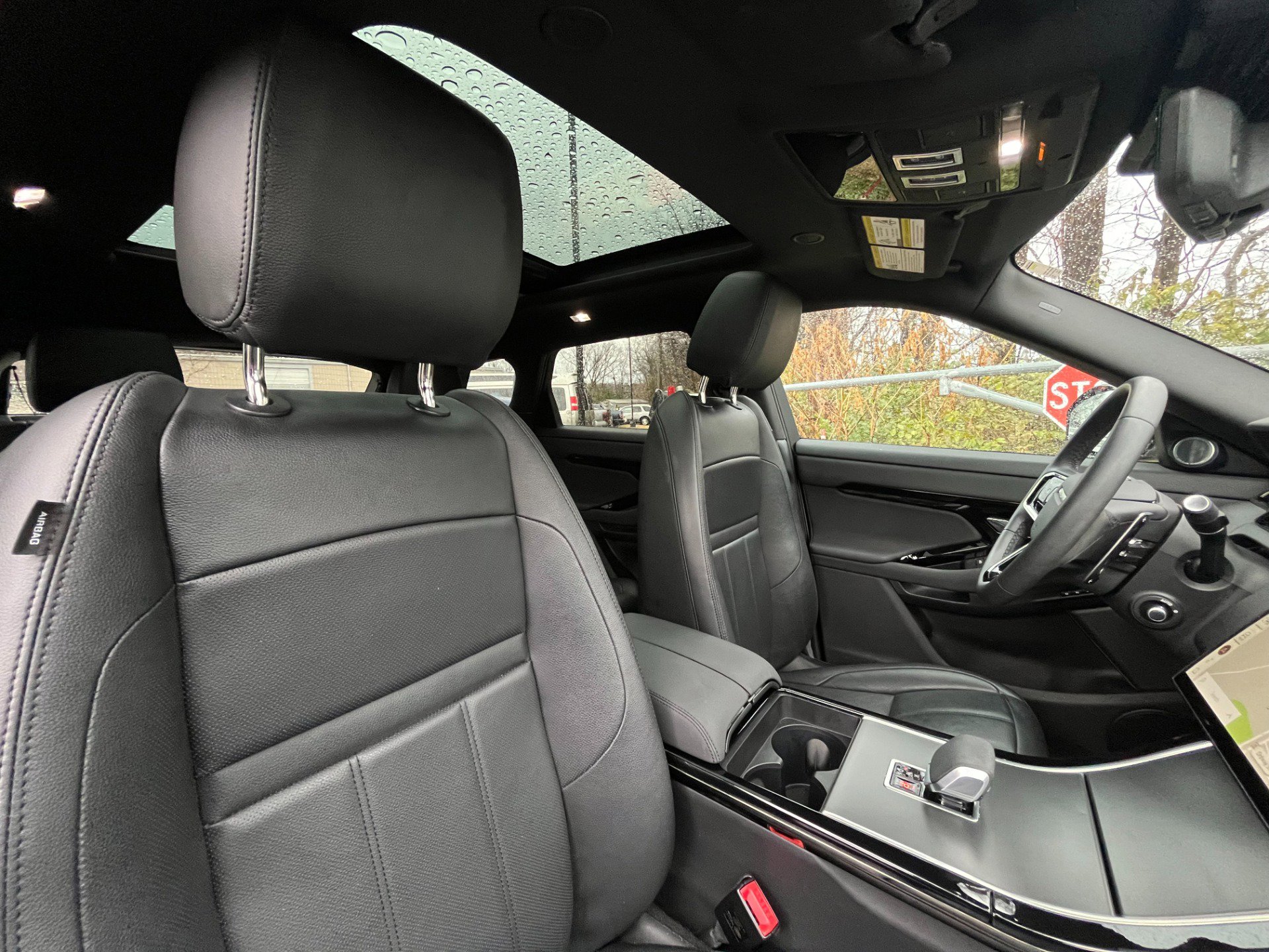 Used 2024 Land Rover Range Rover Evoque Dynamic SE image 33