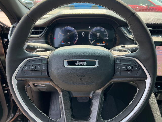 New 2026 Jeep Grand Cherokee Limited AWD/4WD image 15