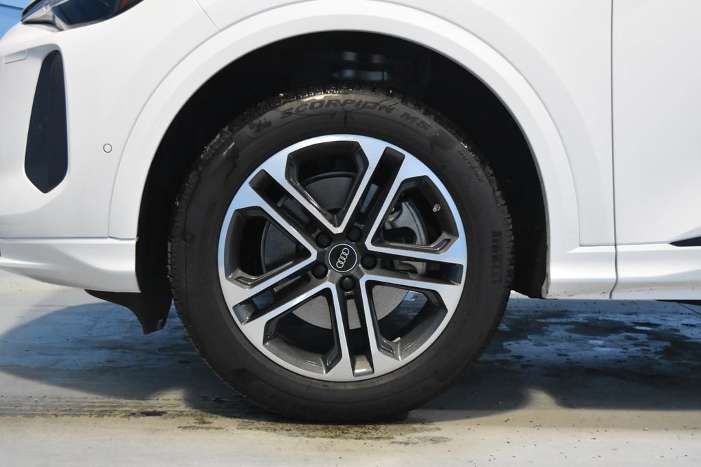 Certified 2025 Audi Q5 Premium w/ Convenience Package image 21