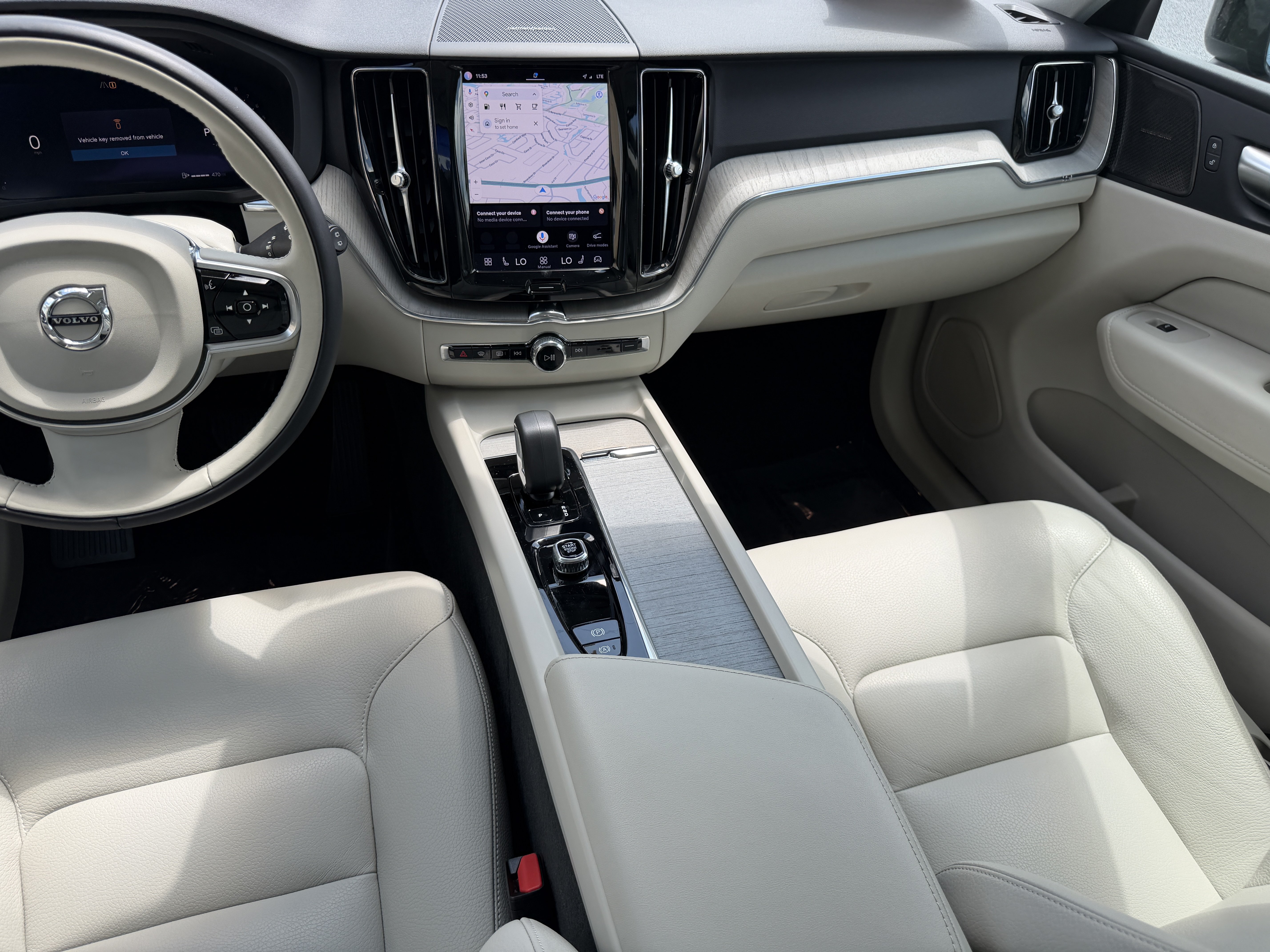 Certified 2024 Volvo XC60 B5 Plus w/ Protection Package Premier AWD/4WD image 15