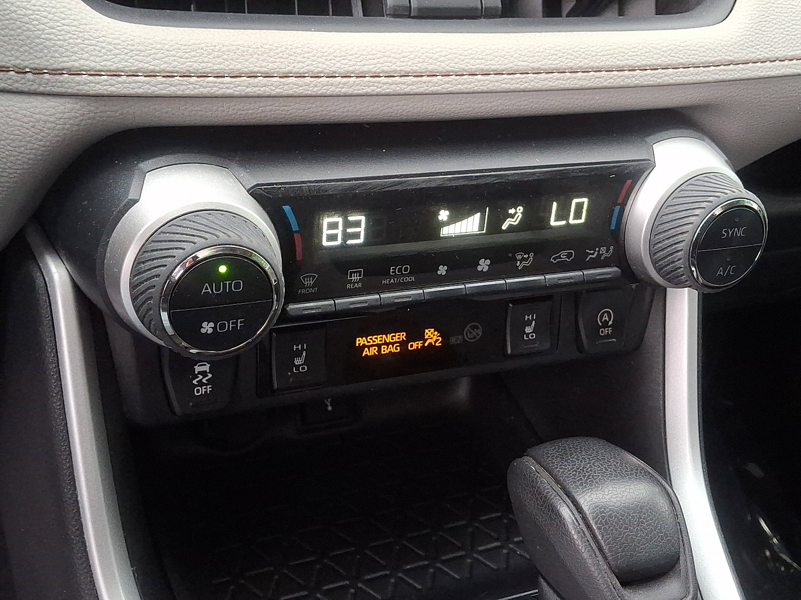 Used 2020 Toyota RAV4 XLE w/ Convenience Package AWD/4WD image 16
