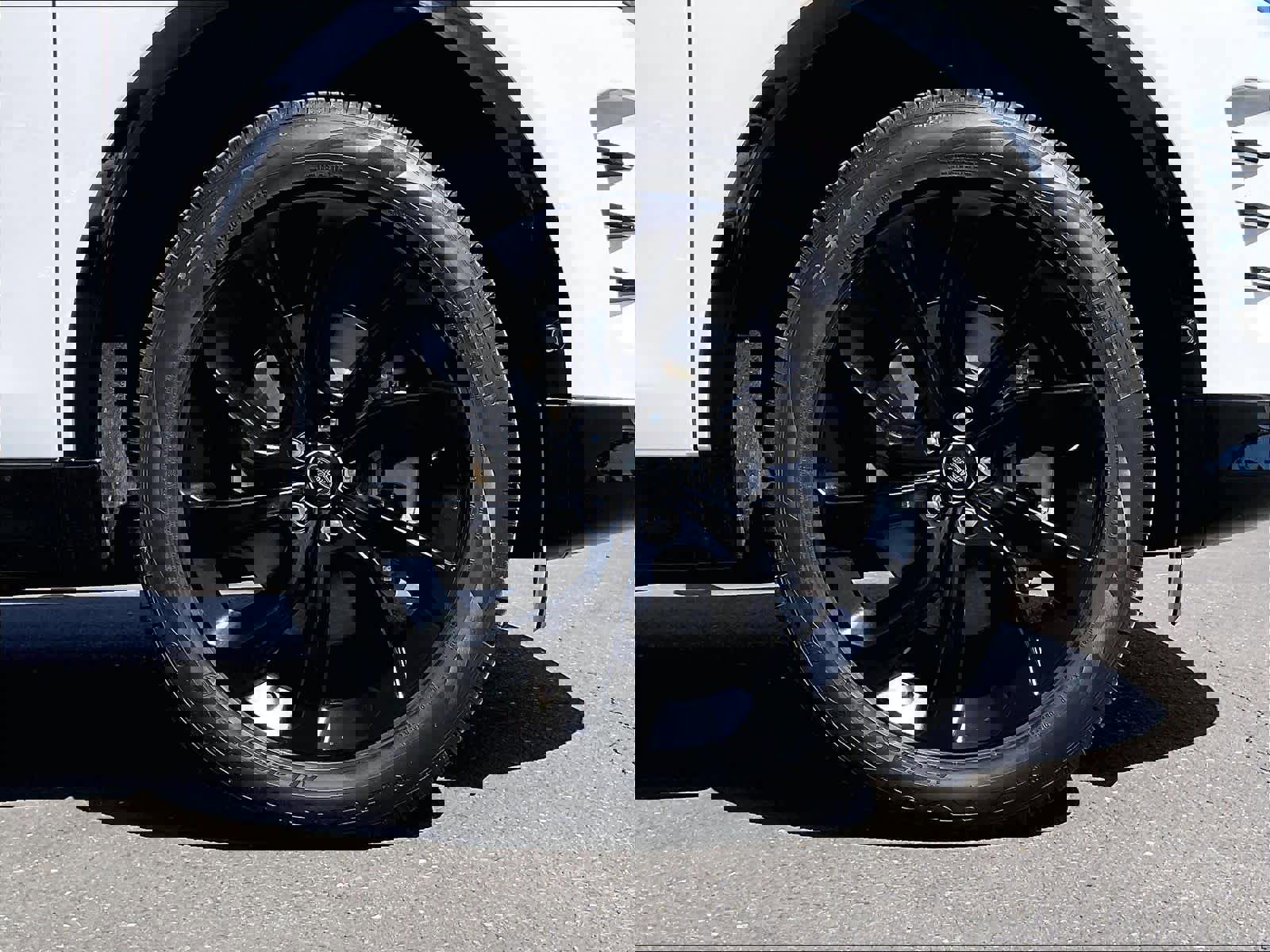 Used 2025 Land Rover Discovery Sport Dynamic SE image 10