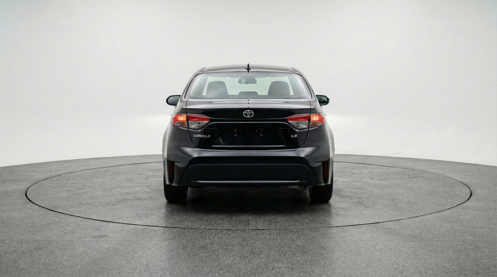 Used 2025 Toyota Corolla LE image 7