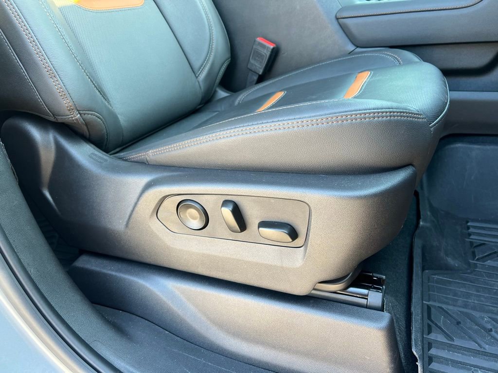 Used 2025 GMC Sierra 3500 AT4 w/ AT4 Premium Plus Package image 24