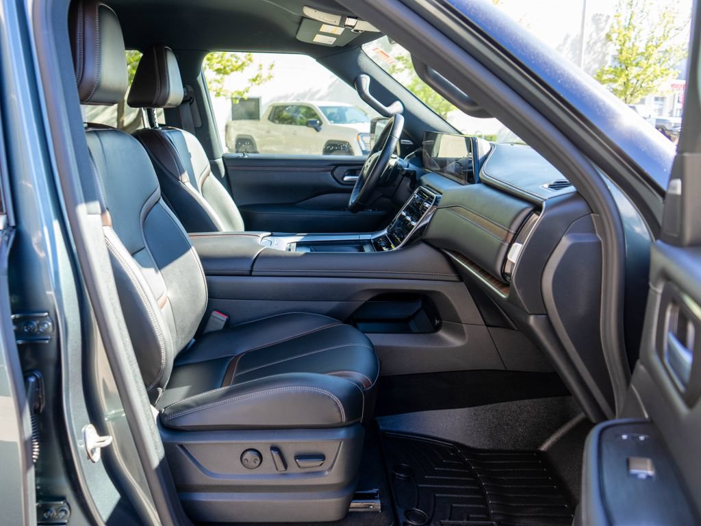 Used 2026 Nissan Armada SL w/ Captain's Chari Seat Package AWD/4WD image 11