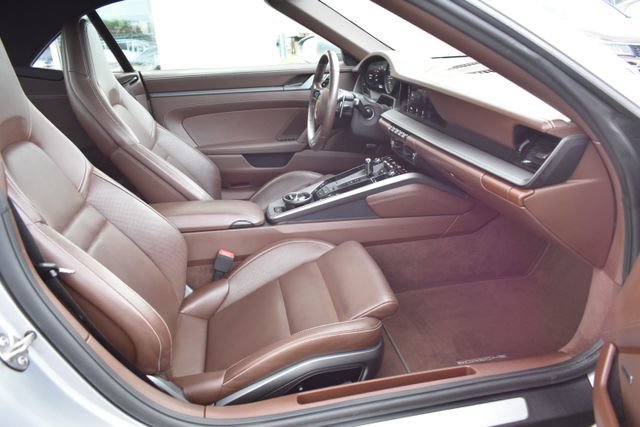 Used 2020 Porsche 911 Carrera w/ Premium Package RWD image 35