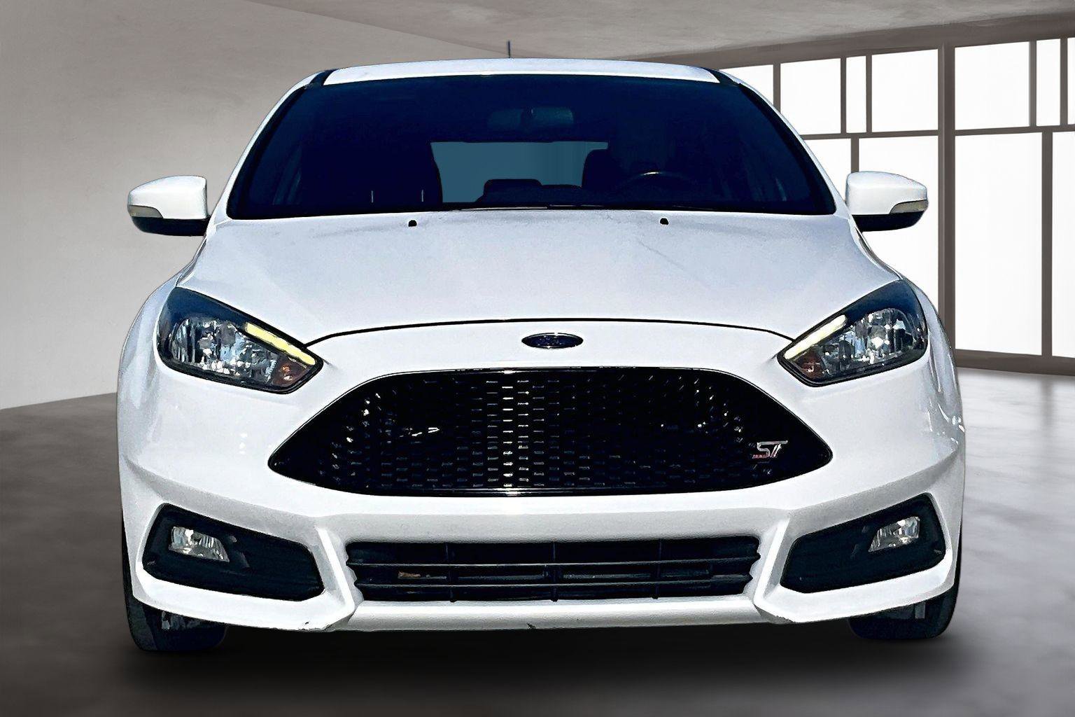 Used 2018 Ford Focus ST FWD image 4